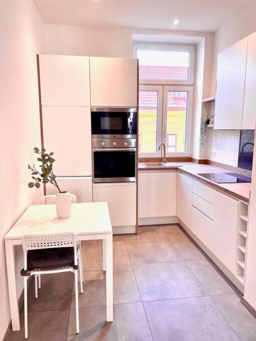 Brand New Spacious & Stylish Aptmt In City-Centre Wien Eksteriør billede